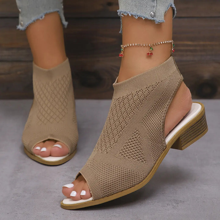 Women's brown knit open toe flat sandals with cushioned soles – breathable summer shoes
