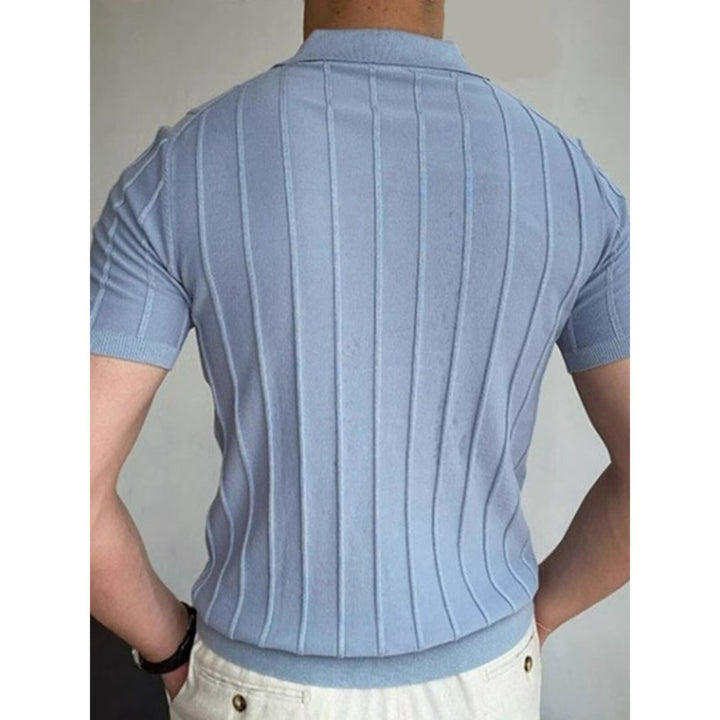 Light blue ribbed knit polo shirt for men with short sleeves, button-down collar, and slim fit – ideal for smart summer looks and casual outfits