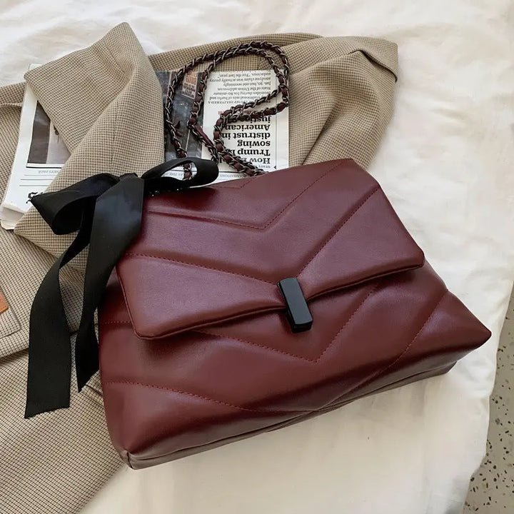 Timeless Charm Handbag EvolvMode