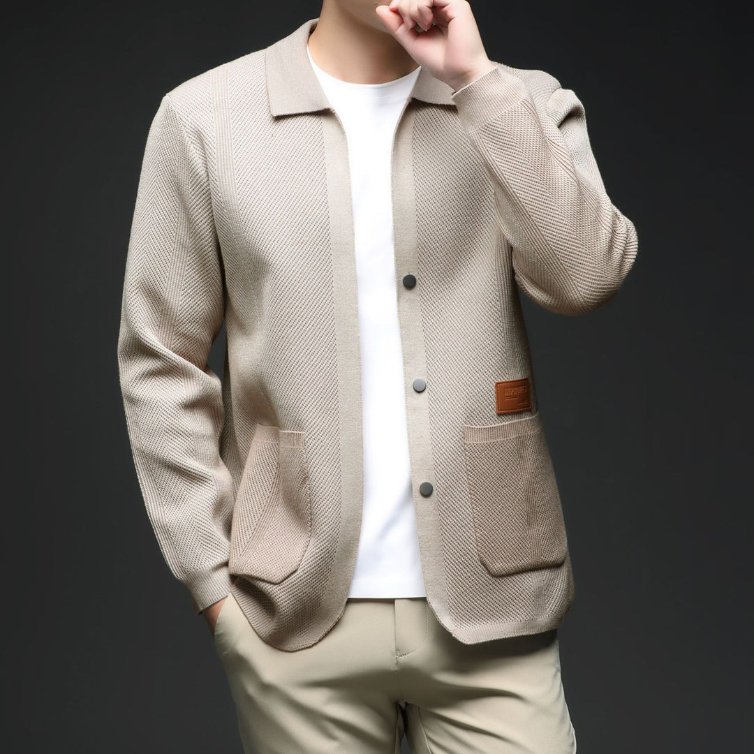 Men’s beige knit cardigan jacket – casual button-up outerwear with front pockets, relaxed fit, and soft textured fabric for smart-casual layering.