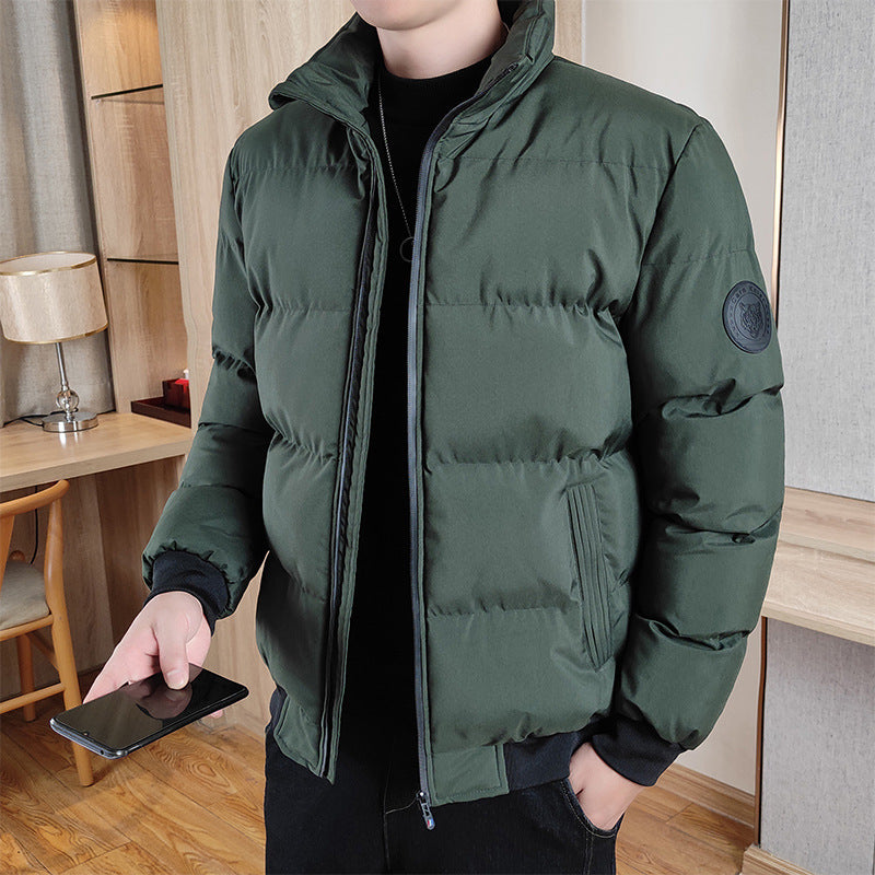 Men’s green padded puffer jacket – warm insulated winter coat with high collar and zip-up front, ideal for cold weather and outdoor layering.