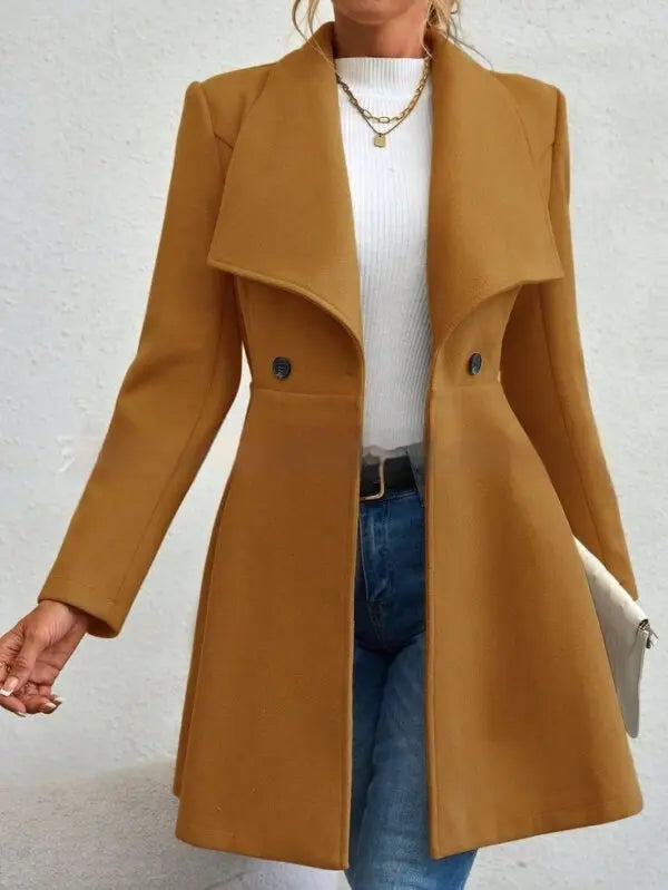 Trendy camel-colored coat for women with tailored silhouette and lapel collar – versatile outerwear for day-to-night looks